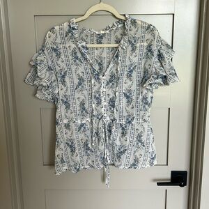 Cute women’s small top